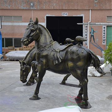 园林绿地广场景观雕塑 大型仿铜马雕塑摆件 仿真玻璃钢雕塑马定制